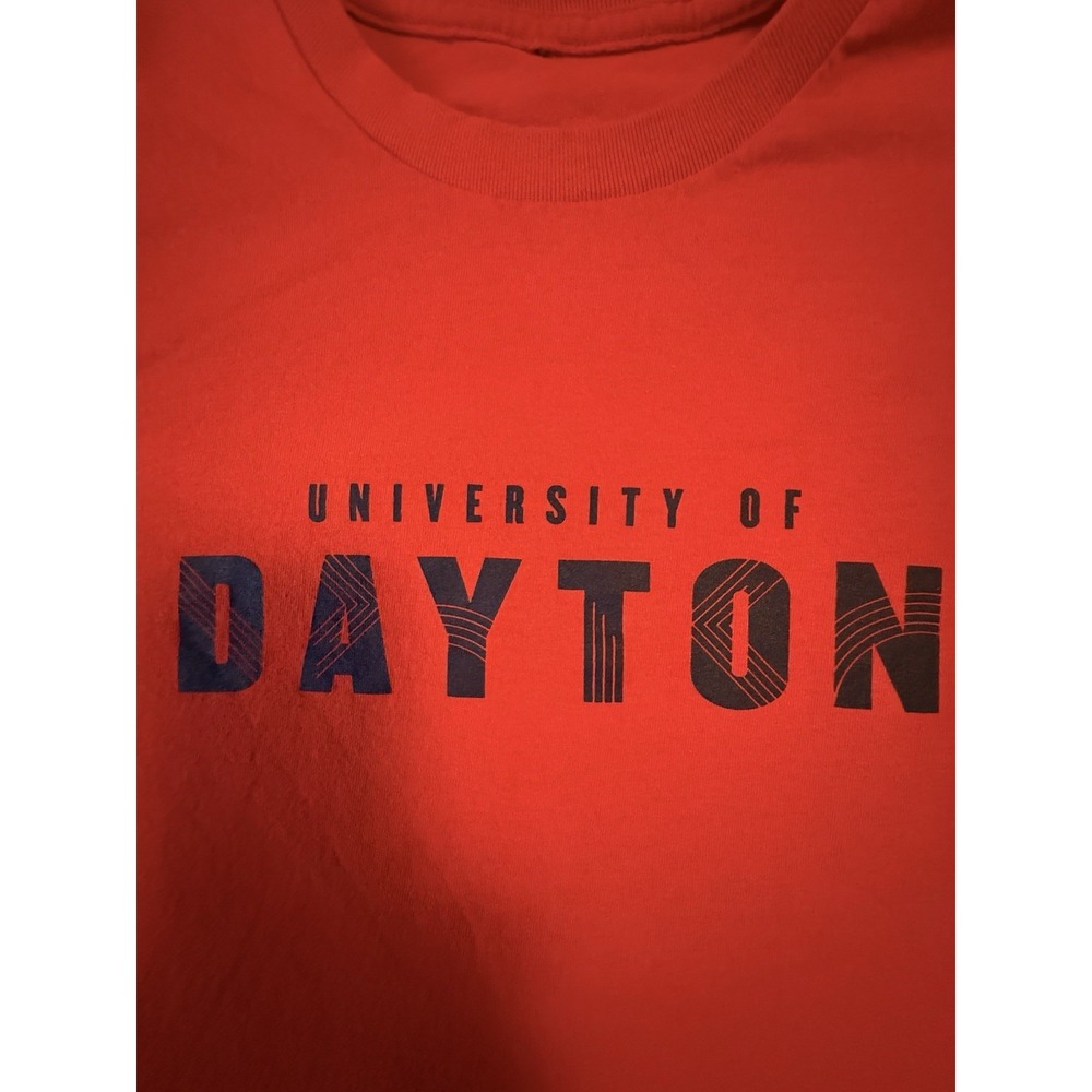 University Of Dayton T-Shirt Short Sleeve Red Adult Size Large Dayton‎ Flyers